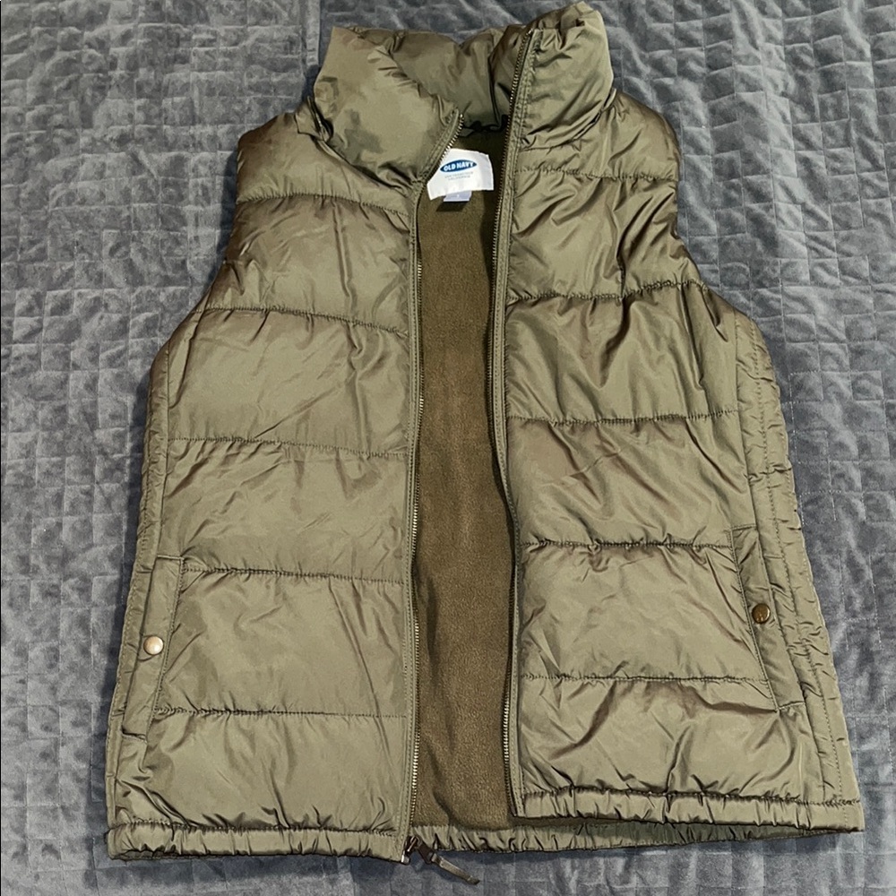 Old Navy Green Puffer Jacket with Quilted Design